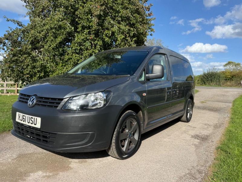 2011 Volkswagen Caddy Maxi 1.6 Tdi C20 Maxi Life DSG Fwd 5dr (window) in Grey — image 1