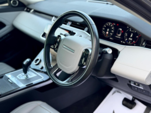 2020 Land Rover Range Rover Evoque 2.0 D240 Hse Auto 4WD Euro 6 (s/s) 5dr in Grey — image 2