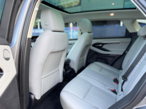 2020 Land Rover Range Rover Evoque 2.0 D240 Hse Auto 4WD Euro 6 (s/s) 5dr in Grey — image 4