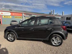 2017 Dacia Sandero Stepway 0.9 Stepway Ambiance Tce 90 in Black — image 6
