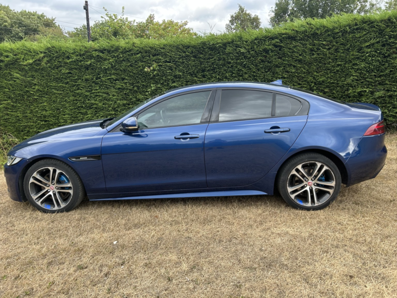 2015 Jaguar Xe 2.0 D R-Sport in Blue — image 1