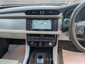 2016 Jaguar Xf 2.0d Portfolio Auto Euro 6 (s/s) 4dr in Blue — image 5