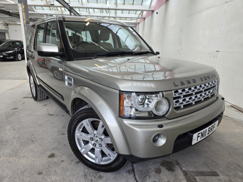 2011 Land Rover Discovery 4 3.0 Sd V6 Xs in Gold — image 1