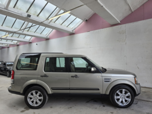2011 Land Rover Discovery 4 3.0 Sd V6 Xs in Gold — image 4