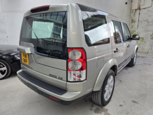 2011 Land Rover Discovery 4 3.0 Sd V6 Xs in Gold — image 5