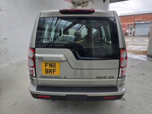 2011 Land Rover Discovery 4 3.0 Sd V6 Xs in Gold — image 6