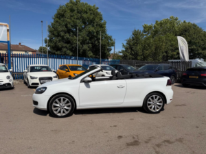2012 Volkswagen Golf 1.6 Tdi Bluemotion Tech Se Cabriolet Euro 5 (s/s) 2dr in White — image 6