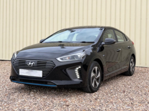 2017 Hyundai Ioniq 1.6 H-Gdi Premium Dct Euro 6 (s/s) 5dr in Black — image 3