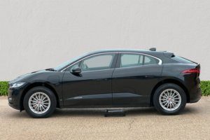 2019 Jaguar I-Pace 400 90kwh Se SUV 5dr Electric Auto 4WD (400 Ps) in Black — image 4