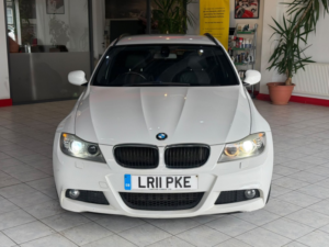 2011 BMW 3 Series 2.0 318d M Sport Touring in White — image 4