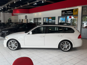 2011 BMW 3 Series 2.0 318d M Sport Touring in White — image 6