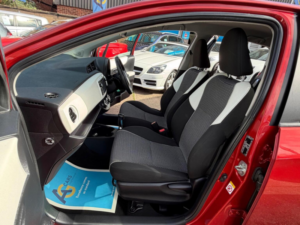 2013 Toyota Yaris 1.33 Dual Vvt-I Trend Multidrive S Euro 5 5dr in Red — image 4