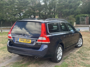 2016 Volvo V70 2.0 Se Nav D4 in Blue — image 4