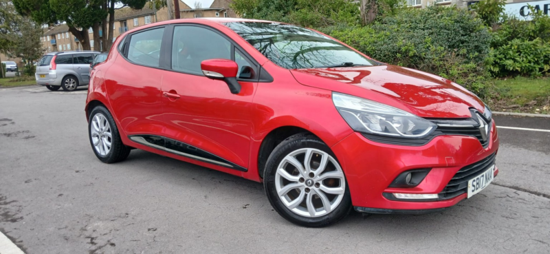 2017 Renault Clio 1.2 Dynamique Nav 1.2 16v 75 in Red — image 1