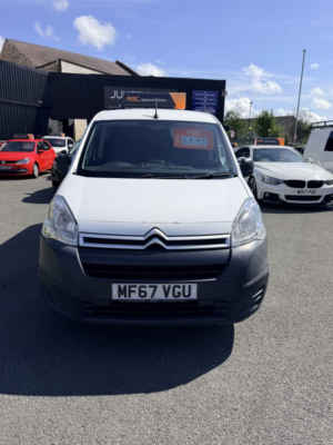 2017 Citroen Berlingo 1.6 Bluehdi 850 Enterprise in White — image 2