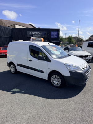 2017 Citroen Berlingo 1.6 Bluehdi 850 Enterprise in White — image 4