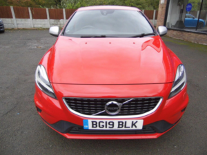 2019 Volvo V40 2.0 T2 R-Design Edition Euro 6 (s/s) 5dr in Red — image 2