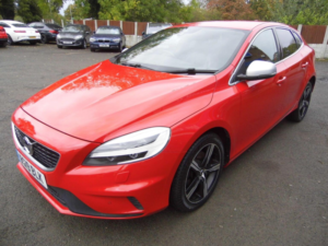 2019 Volvo V40 2.0 T2 R-Design Edition Euro 6 (s/s) 5dr in Red — image 3