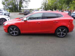 2019 Volvo V40 2.0 T2 R-Design Edition Euro 6 (s/s) 5dr in Red — image 5