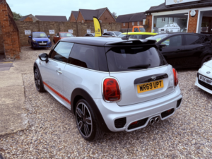 2019 MINI Hatch 2.0 3-Door Hatch Cooper S Sport in Silver — image 4