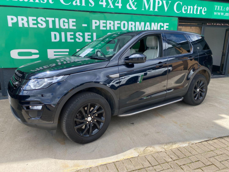2017 Land Rover Discovery Sport 2.0 Td4 Se Tech in Black — image 1