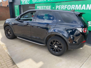 2017 Land Rover Discovery Sport 2.0 Td4 Se Tech in Black — image 3