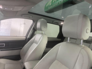 2017 Land Rover Discovery Sport 2.0 Td4 Se Tech in Black — image 4