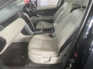 2017 Land Rover Discovery Sport 2.0 Td4 Se Tech in Black — image 6