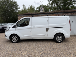 2022 Ford Transit Custom 2.0 Transit Custom Limited Van 300 L2 2.0l Ecoblue 130ps Fwd 6 Speed Manual in White — image 4
