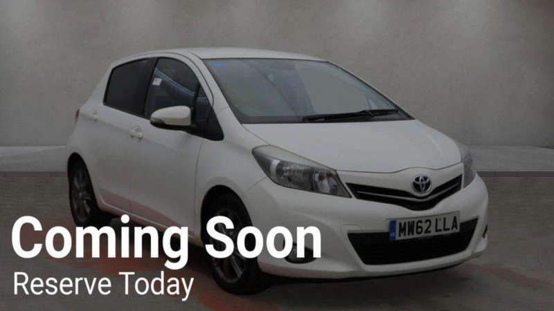 2013 Toyota Yaris 1.33 Dual Vvt-I Sr Multidrive S Euro 5 5dr in White — image 1