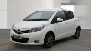 2013 Toyota Yaris 1.33 Dual Vvt-I Sr Multidrive S Euro 5 5dr in White — image 3