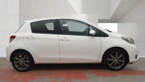 2013 Toyota Yaris 1.33 Dual Vvt-I Sr Multidrive S Euro 5 5dr in White — image 6
