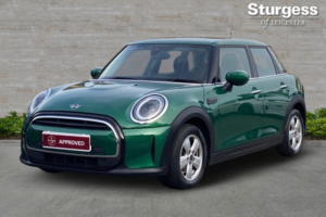 2022 MINI Hatch 1.5 Cooper Classic Steptronic Euro 6 (s/s) 5dr in Green — image 3