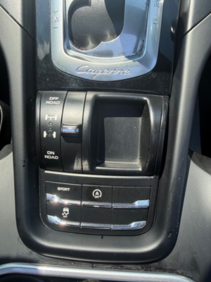 2017 Porsche Cayenne 3.0 Td V6 Platinum Edition SUV 5dr Diesel Tiptronics 4WD Euro 6 (s/s) (262 Ps) in White — image 2