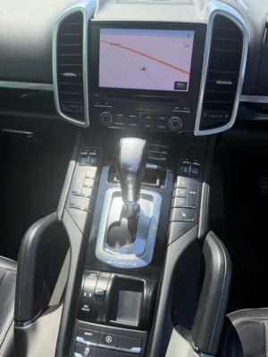 2017 Porsche Cayenne 3.0 Td V6 Platinum Edition SUV 5dr Diesel Tiptronics 4WD Euro 6 (s/s) (262 Ps) in White — image 3