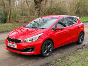 2016 Kia Ceed 1.6 Crdi 4 Euro 6 (s/s) 5dr in Red — image 5