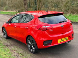 2016 Kia Ceed 1.6 Crdi 4 Euro 6 (s/s) 5dr in Red — image 6