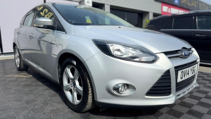 2014 Ford Focus 1.6 Zetec Navigator Powershift Euro 5 5dr in Silver — image 2
