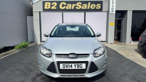 2014 Ford Focus 1.6 Zetec Navigator Powershift Euro 5 5dr in Silver — image 3