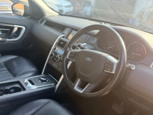2018 Land Rover Discovery Sport Td4 Hse in Grey — image 2