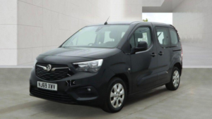2019 Vauxhall Combo Life 1.5 Turbo D Blueinjection Energy Euro 6 (s/s) 5dr in Black — image 2