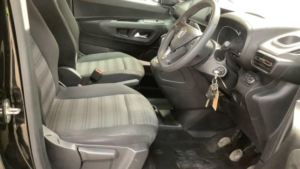 2019 Vauxhall Combo Life 1.5 Turbo D Blueinjection Energy Euro 6 (s/s) 5dr in Black — image 4