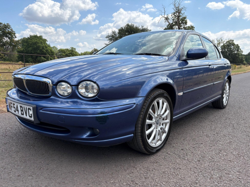2004 Jaguar X-Type 2.1 V6 S 4dr in Blue — image 1
