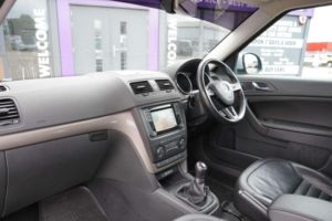 2017 Skoda Yeti 1.2 Tsi Se L Drive Outdoor Euro 6 (s/s) 5dr in Grey — image 3