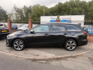 2019 Kia Ceed 1.6 Crdi 3 Sportswagon Euro 6 (s/s) 5dr in Black — image 4