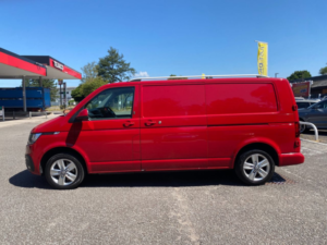 2020 Volkswagen Transporter 2.0 Tdi T32 Highline Panel Van 5dr Diesel DSG Fwd Lwb High Roof Euro 6 (s/s) (150 Ps) in Red — image 2
