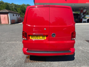 2020 Volkswagen Transporter 2.0 Tdi T32 Highline Panel Van 5dr Diesel DSG Fwd Lwb High Roof Euro 6 (s/s) (150 Ps) in Red — image 5