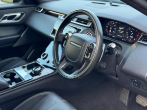 2019 Land Rover Range Rover Velar 2.0 D240 R-Dynamic Se Auto 4WD Euro 6 (s/s) 5dr in Black — image 2