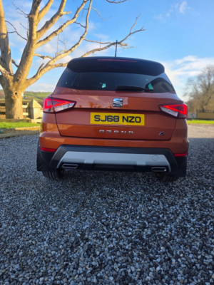 2018 SEAT Arona 1.6l Fr Sport Tdi SUV 5dr Diesel Manual Euro 6 (114 Bhp) in Orange — image 2