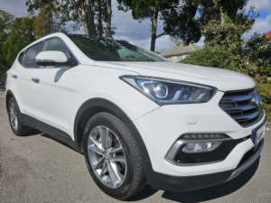 2016 Hyundai Santa Fe 2.2 Santa Fe 7-St 2.2 Prm Se Bd A/t My16 Con in White — image 3